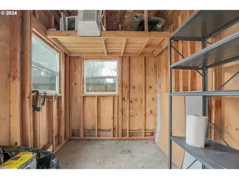 6047 SE Lambert Street Portland OR 97206