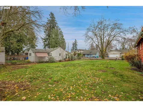 6047 SE Lambert Street Portland OR 97206