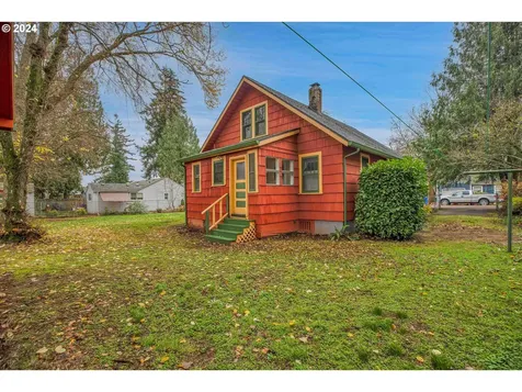 6047 SE Lambert Street Portland OR 97206