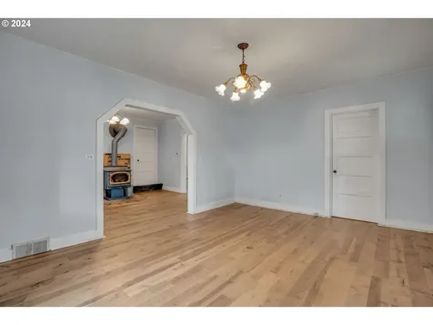 6047 SE Lambert Street Portland OR 97206