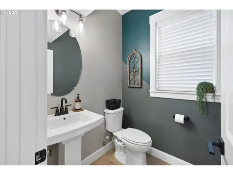 910 W Mckever Lane Washougal WA 98671