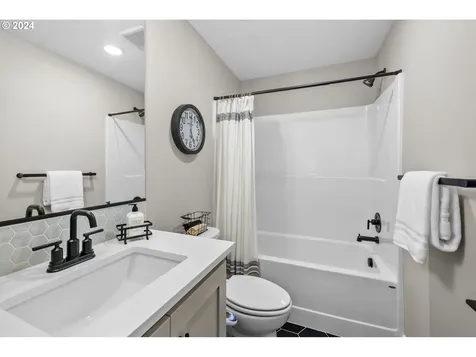 910 W Mckever Lane Washougal WA 98671