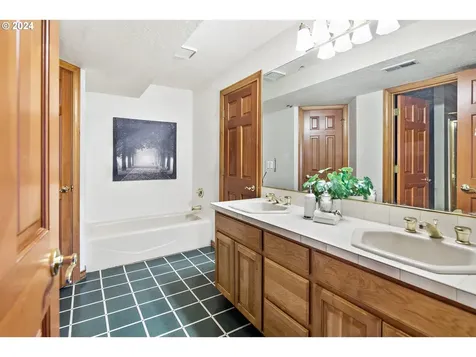 23757 Se Marsha Lane Damascus OR 97089