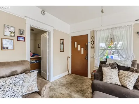7019 SE 92nd Avenue Portland OR 97266