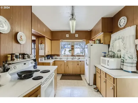7019 SE 92nd Avenue Portland OR 97266