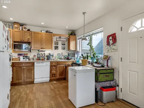 849 1st Avenue Seaside OR 97138