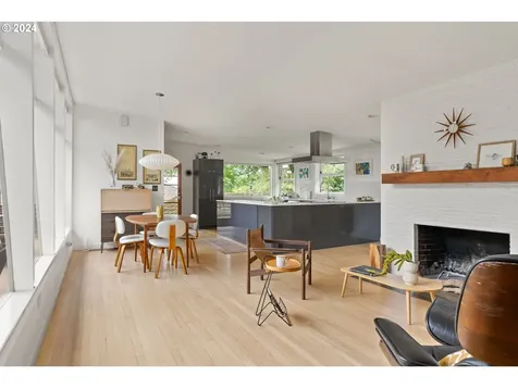 1812 Se Mountain View Drive Portland OR 97215