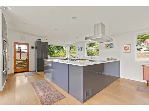 1812 Se Mountain View Drive Portland OR 97215
