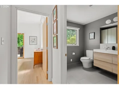 1812 Se Mountain View Drive Portland OR 97215