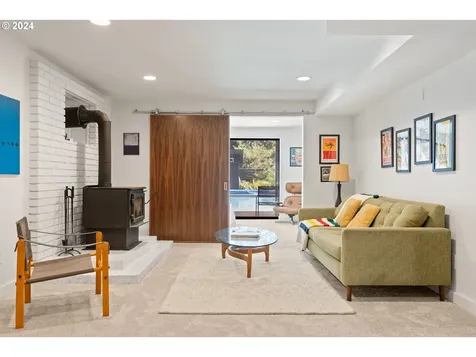 1812 Se Mountain View Drive Portland OR 97215