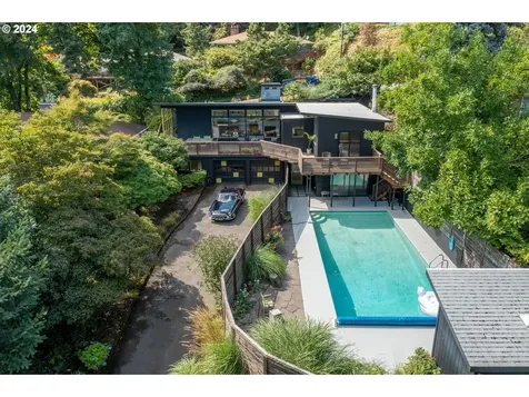 1812 Se Mountain View Drive Portland OR 97215