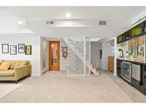 1812 Se Mountain View Drive Portland OR 97215