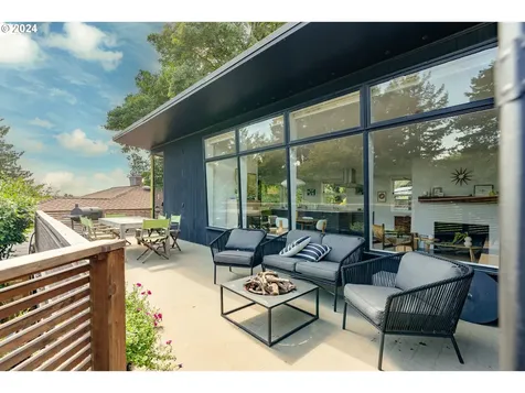 1812 Se Mountain View Drive Portland OR 97215