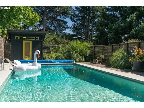 1812 Se Mountain View Drive Portland OR 97215