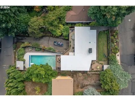 1812 Se Mountain View Drive Portland OR 97215