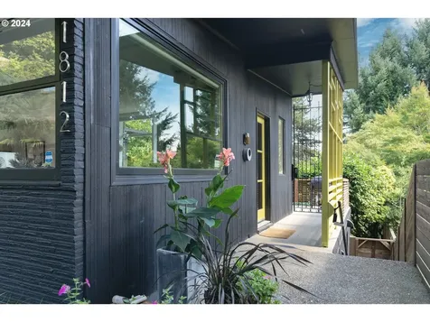 1812 Se Mountain View Drive Portland OR 97215