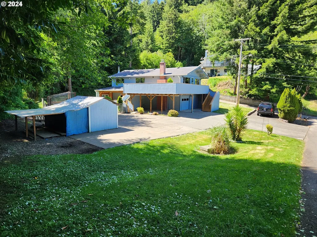 486 N 18th Street Reedsport OR 97467