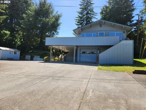 486 N 18th Street Reedsport OR 97467
