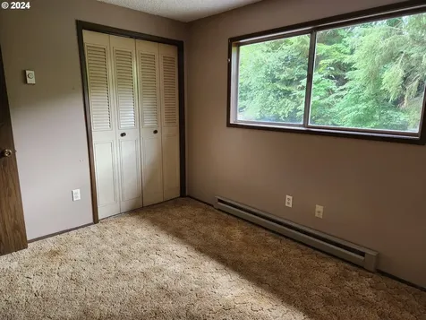 486 N 18th Street Reedsport OR 97467