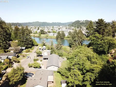 486 N 18th Street Reedsport OR 97467