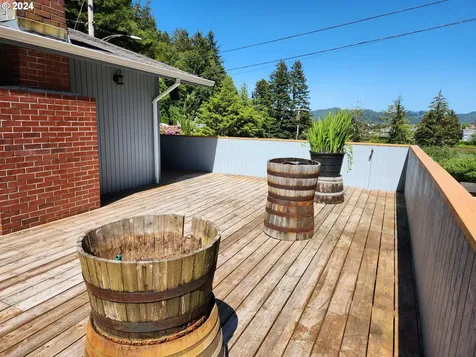 486 N 18th Street Reedsport OR 97467