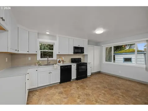 4321 SE 44th Avenue Portland OR 97206
