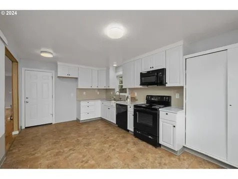 4321 SE 44th Avenue Portland OR 97206