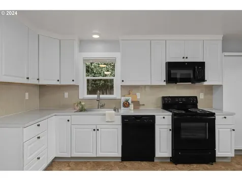 4321 SE 44th Avenue Portland OR 97206