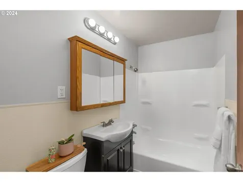 4321 SE 44th Avenue Portland OR 97206