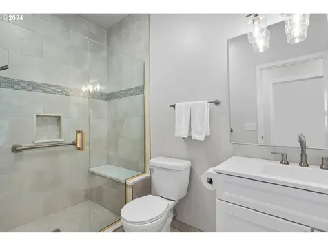 3483 Avalon Drive Hood River OR 97031