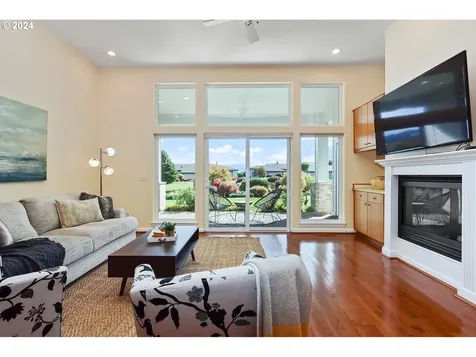 3483 Avalon Drive Hood River OR 97031