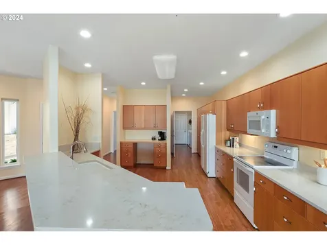 3483 Avalon Drive Hood River OR 97031