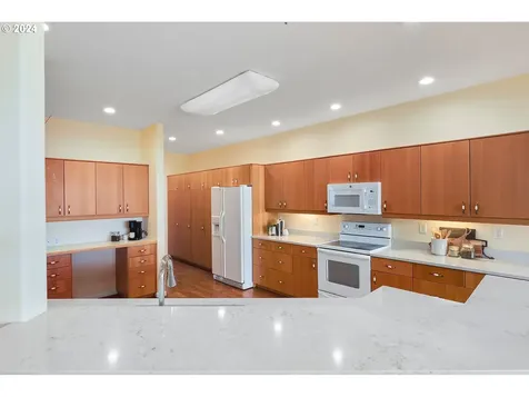 3483 Avalon Drive Hood River OR 97031