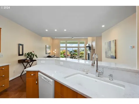 3483 Avalon Drive Hood River OR 97031