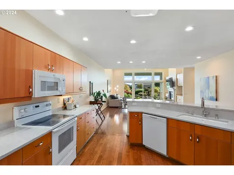 3483 Avalon Drive Hood River OR 97031