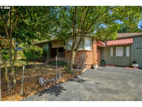 475 N Main Street Canyonville OR 97417