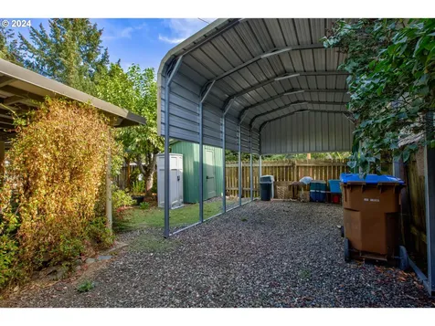 475 N Main Street Canyonville OR 97417