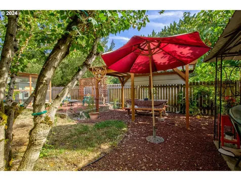 475 N Main Street Canyonville OR 97417