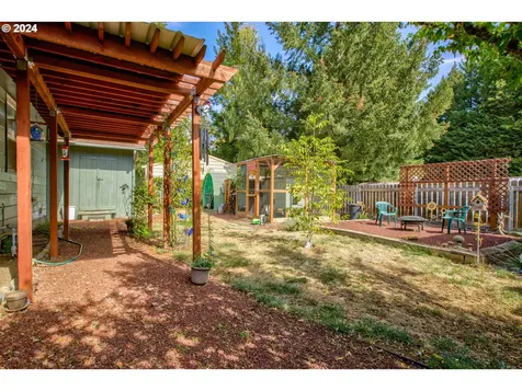 475 N Main Street Canyonville OR 97417