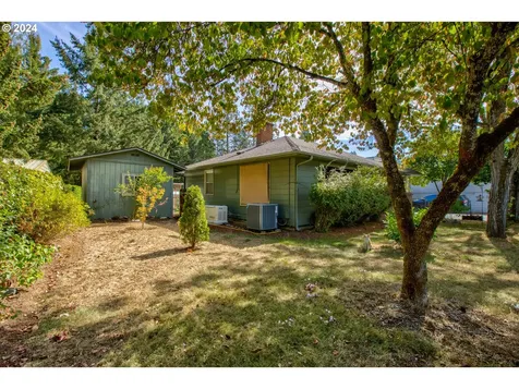 475 N Main Street Canyonville OR 97417