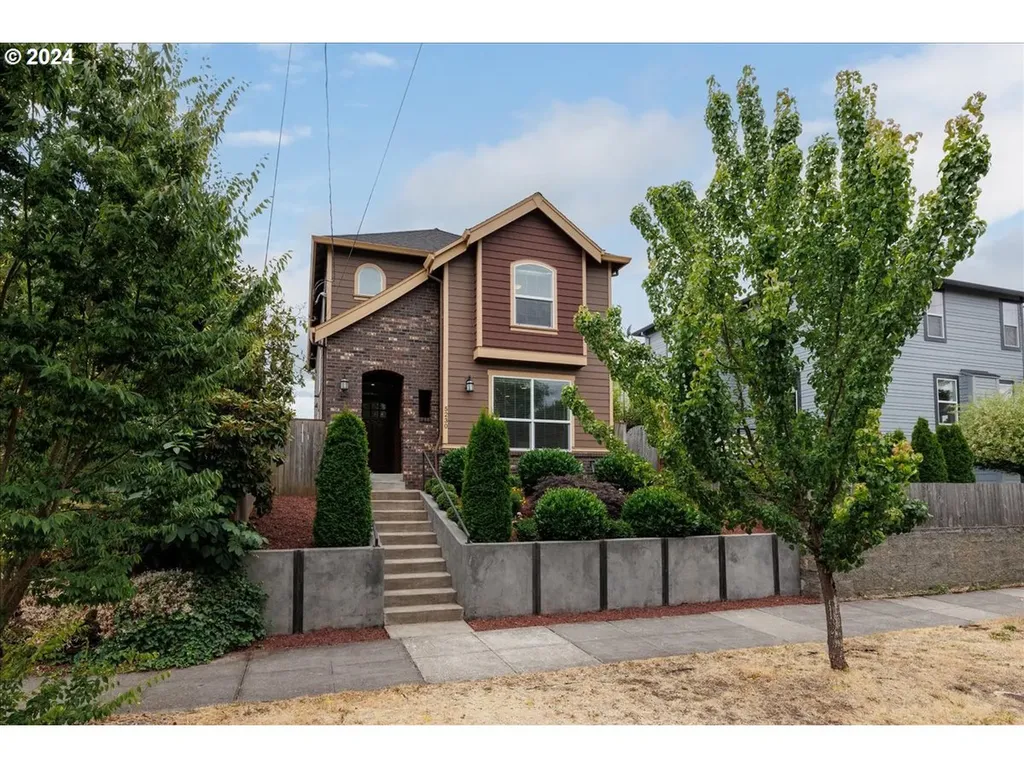 5230 N Amherst Street Portland OR 97203