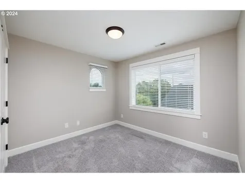 5230 N Amherst Street Portland OR 97203