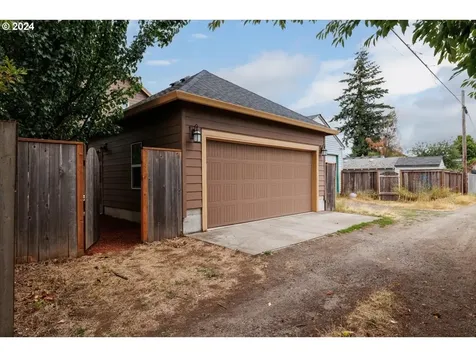 5230 N Amherst Street Portland OR 97203
