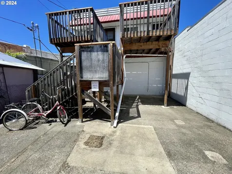 116 W Central Avenue Sutherlin OR 97479
