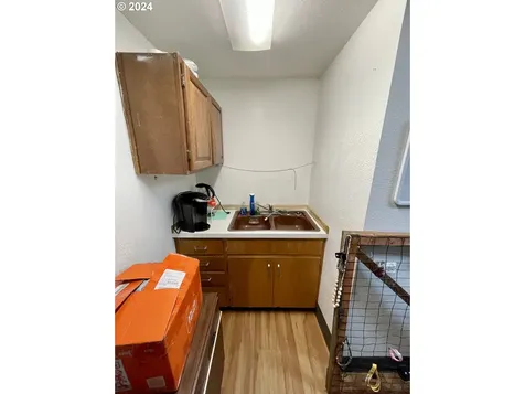 116 W Central Avenue Sutherlin OR 97479