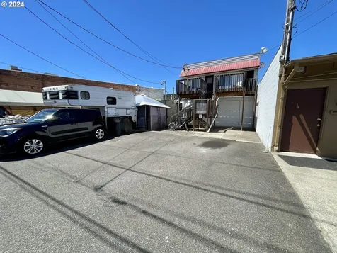 116 W Central Avenue Sutherlin OR 97479