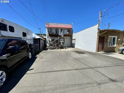 116 W Central Avenue Sutherlin OR 97479