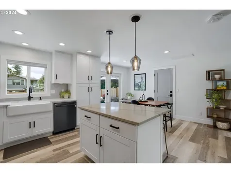 6472 Sw Dawn Street Lake Oswego OR 97035