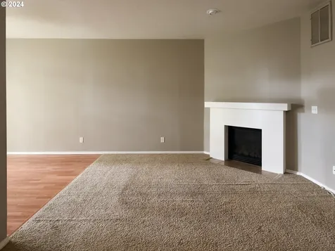 1232 Se Roundelay Street Hillsboro OR 97123