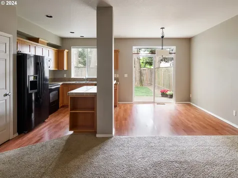 1232 Se Roundelay Street Hillsboro OR 97123